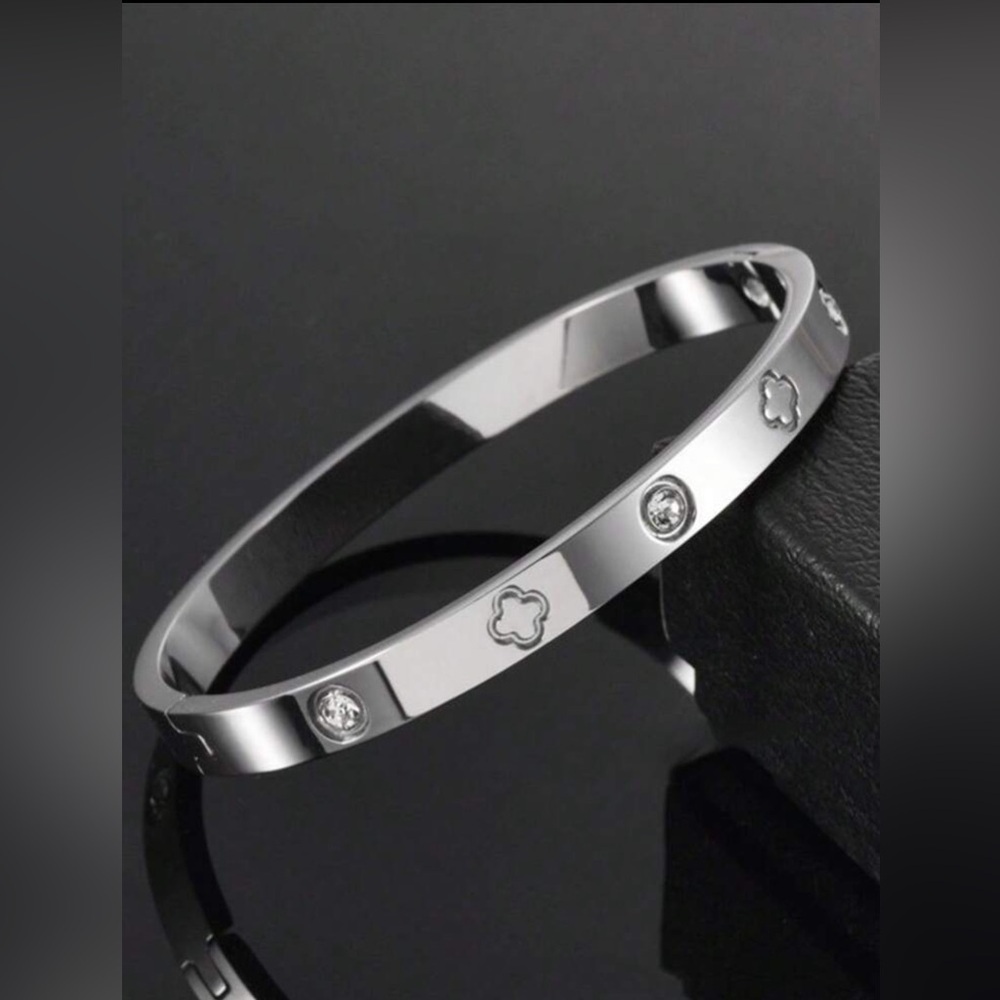 Silver Plated Stainless Steel Clover Cubic Zirconia Love Bracelet
